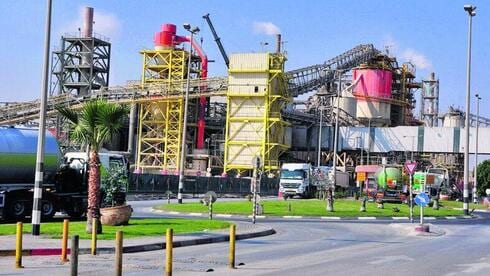 בין איום בפיטורים לסכנת זיהום: המאבק נגד מפעל רותם אמפרט עולה שלב