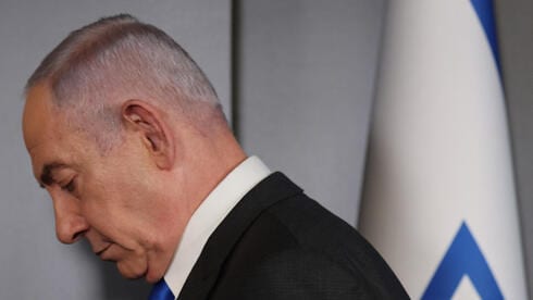 לרצות את טראמפ - מבלי לפגוע בבייס: מלכוד הבחירות של נתניהו