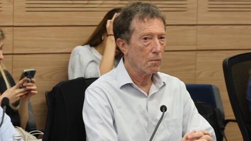 רגע לפני הבחירות: היועץ של נתניהו מציע לבטל הפרשות לפנסיה עד גיל 40