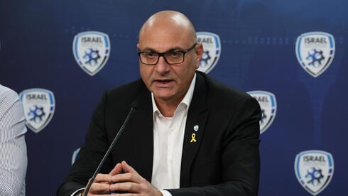 זוארץ לשחקני הנבחרת: "לא להגיב לאירים על כלום, הניצחון שלנו יהיה רק בכדורגל"