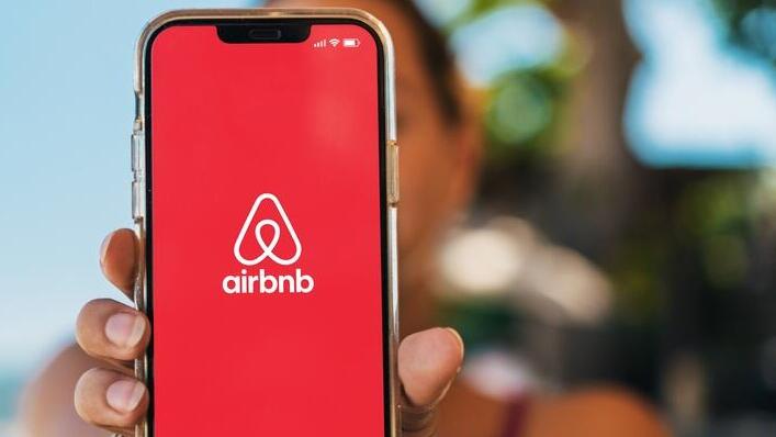 מכה ל-Airbnb? האיחוד האירופי יוצא נגד דירות הנופש