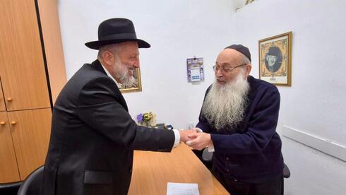 בכיר רבני ש"ס נגד נתניהו: "לא מאמינים לו, נצטרף לממשלה הבאה רק אחרי חוק פטור"