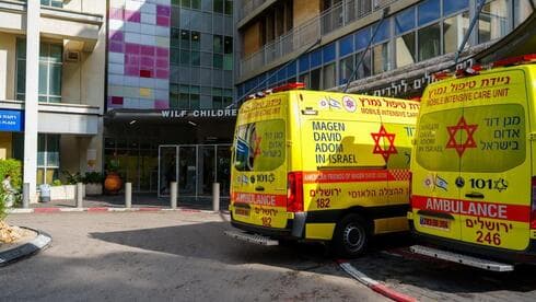 הניח עובר ללא רוח חיים בכניסה לבית חולים, נמלט - ונעצר בבית כנסת