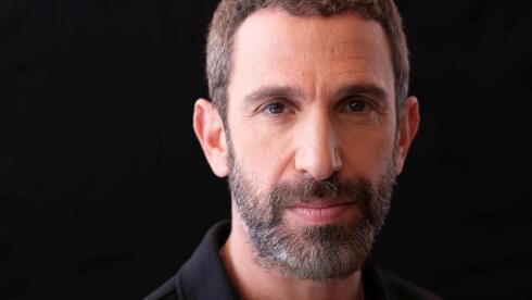 בגיל 50 שלומי שבן קיבע את מעמדו כאחד היוצרים האמיצים במוזיקה הישראלית