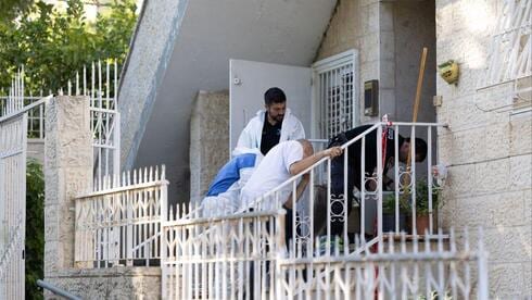 "הזעקות ששמעתם זה מהטלוויזיה": גבר הואשם ברצח המטפל הסיעודי של סבו בי-ם