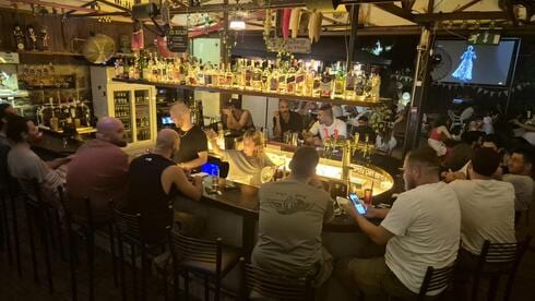 על חשבון הבית? פאב הפטריה תובע את איקאה בגלל כוסות צ'ייסר גדולות מדי