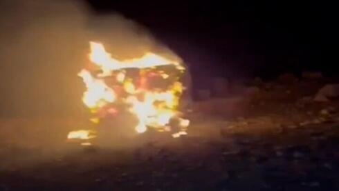 הפלסטינים: "מתנחלים הציתו מבנים ליד הר חברון, 5 נפצעו"