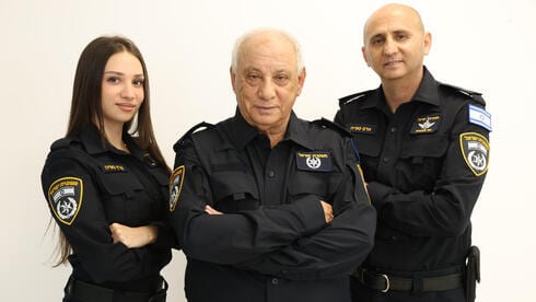 משפחת השוטרים הערבים שלא מתנצלת: "אי-אפשר לשים ניידת ליד כל בית. צריך שינוי גישה"