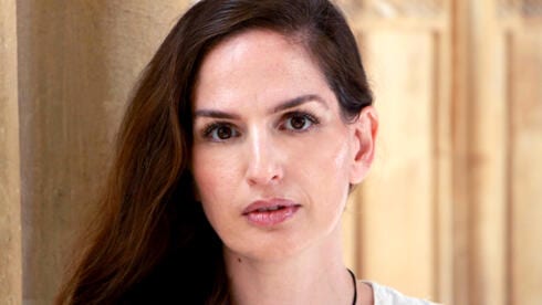 "את גורי אני אוהבת בגלל מי שהוא. תארים, כסף והצלחה יכולים להתמוטט ברגע"
