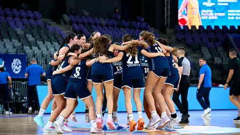 נבחרת הקדטיות הביסה 37:68 את איטליה במשחק הפתיחה של אליפות אירופה