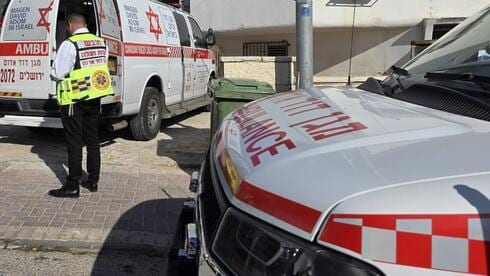 בני 4 ו-6 נדקרו בבית שמש, אחד מהם במצב אנוש. החשד: השכן תקף אותם