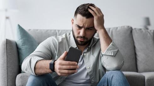 הטעות שעושים בשיחה עם הצ'אט: איך לדבר נכון עם AI בשעת משבר?