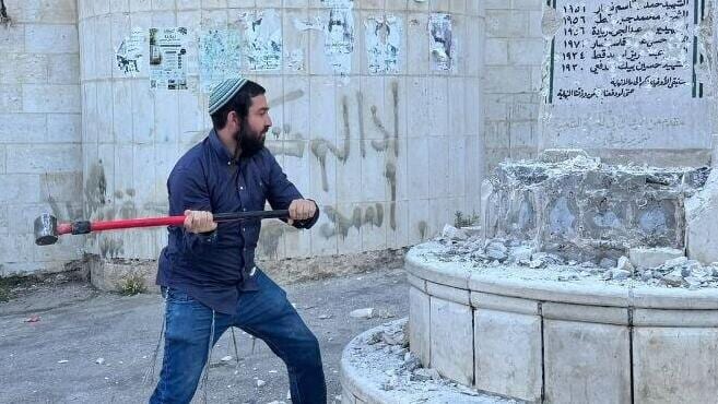 סוכות ניפץ אנדרטה בכפר פלסטיני, צה"ל: "הוא ניצל את הכוח, שיקר ופעל באופן מניפולטיבי"