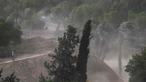 הגשם מתקרב, ישראלים בקפריסין קיבלו התרעות: "המטוס רעד מהרוח, פחד אימים"