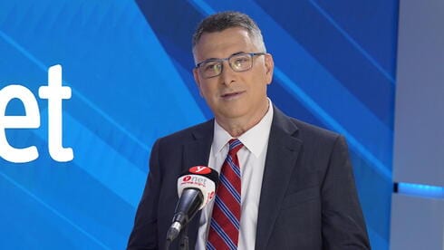 מחטף בחירות? סער ימנה 12 שגרירים: "מריח רע"