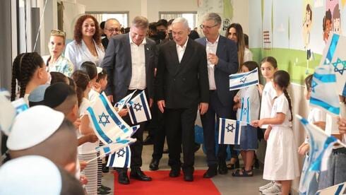 מצעד הפוליטיקאים ב-1 בספטמבר: נתניהו בבי"ס ע"ש אביו, איזנקוט סייר בנהריה
