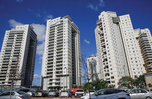 מחירי הדירות במחצית 2026: ת"א מובילה בעליות, בת ים שיאנית הירידות