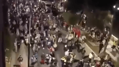 אלפי מהגרים רצים ברחובות: זה מה שקרה אחרי שספרד פתחה מחנה אוהלים בסאוטה
