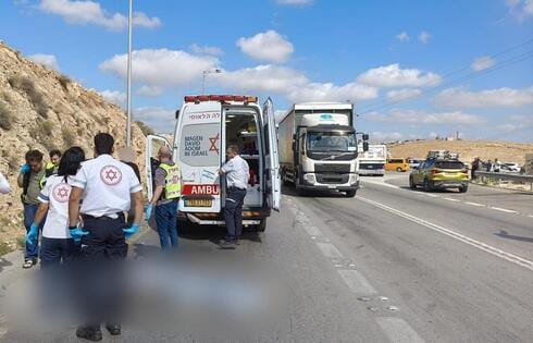 רוכב אופנוע נהרג מפגיעת משאית בגוש עציון