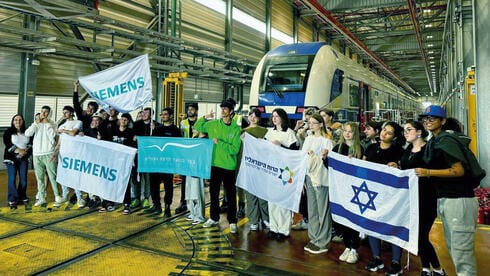 כך הופכת סימנס את הטכנולוגיה למנוע של שינוי חברתים