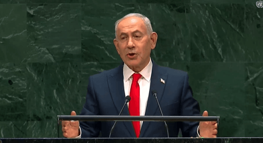 נתניהו עלה לנאום באו"ם, ועשרות נטשו. הוא הציג ביפר וענה לא-שרע: "היו יהודים בגולן עוד בתנ"ך"