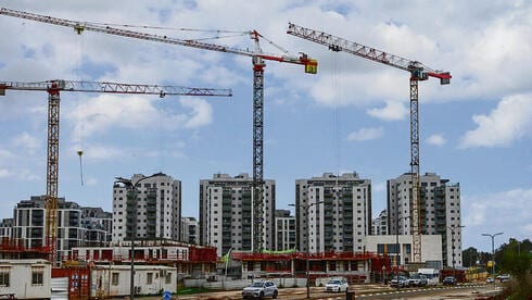 "האבסורד: מתכננים עוד ועוד דירות, עבור מי שלא יכול לקנות"
