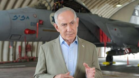 ורק הליצן ממשיך להופיע
