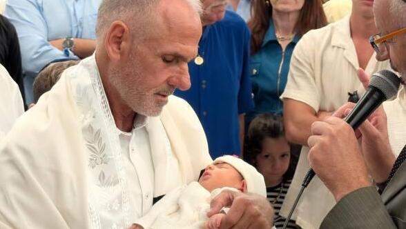 ‘Beyond imagination’: Brother born to hostage Almog Sarusi from egg frozen 25 years ago