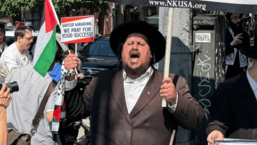 Anti-Zionist Hasidic Jew faces deportation from US after protesting Israeli flag at New York town hall