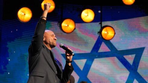 הבישוף רוברט סטרנס: "יש בינינו הבדלים תיאולוגיים, אבל אנחנו מאוחדים ב-95%"
