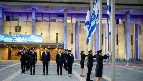 דגלי ישראל בכנסת הורדו לחצי התורן לציון יום הזיכרון הממלכתי ל-7/10