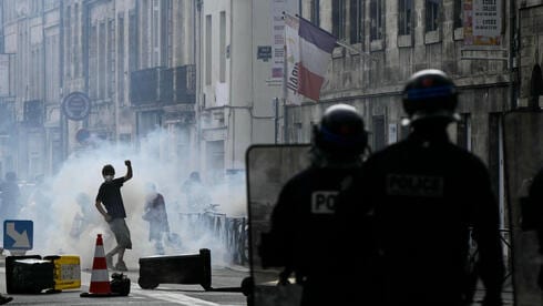 France unrest: How the Palestinian cause became fuel for political chaos