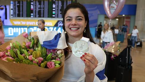 כרם פרימו נחתה בישראל עם מדליית הכסף: "אני מאושרת, לא דמיינתי את זה"