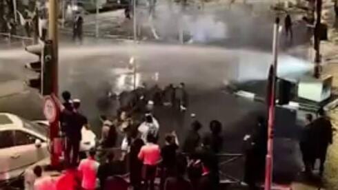 שעות של כאוס, ורק 1 נעצר: עימותים בהפגנת החרדים נגד הרכבת הקלה בירושלים