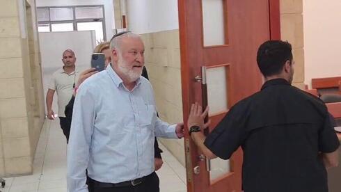 7 years after indicting Netanyahu, ex-AG Mandelblit testifies at corruption trial as PM attends