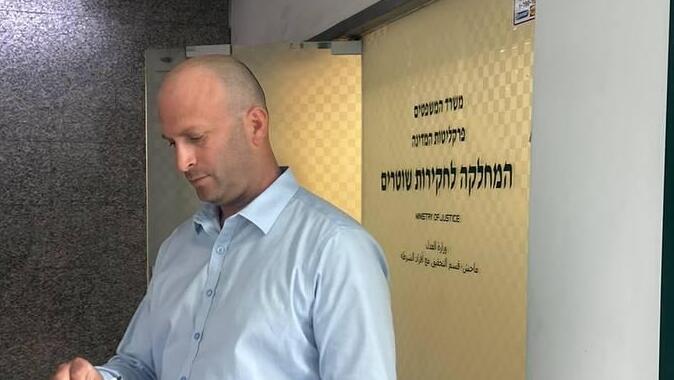 בחשד לתקיפת שוטרים: ח"כ יצחק קרויזר זומן לחקירה במשטרה