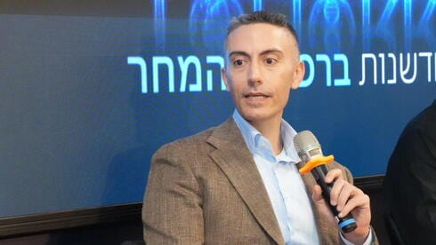 "בני אדם טועים יותר": איך עובדים עם AI בבית החולים בלי שהרופא יפסיק לחשוב?