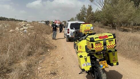 חשד לרצח: גבר אותר מחוסר הכרה ליד מחלף גולני