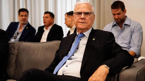 גילויים חדשים: האסטרטגיה החדשה של יעקב שחר למכירת מכבי חיפה
