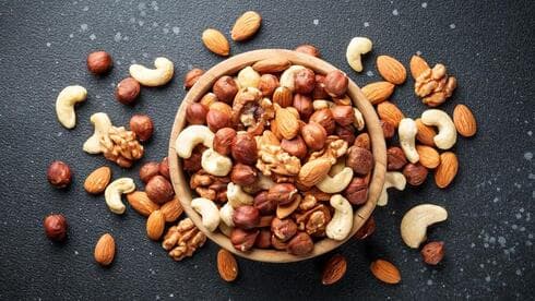 The healthiest nuts to eat every day, and the one you shouldn't overdo