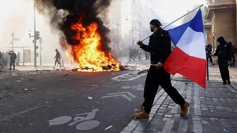 ‘We lost control’: France riots leave over 2,500 arrested as Macron rejects minister's resignation
