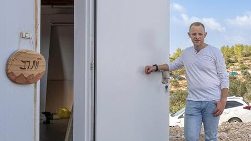 אחותו נרצחה בפיגוע, הוא עובר לגור בסמוך: "אחרי אירוע קשה - מתרחבים ובונים"