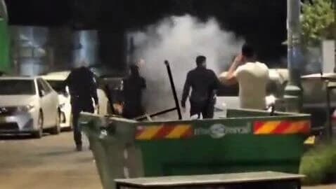 מהומות ענק באלעד בגלל עריק חרדי שנהג בלי רישיון, שוטר נפצע בראשו