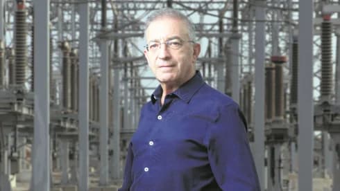 "היצרנים הפרטיים מוכרים חשמל במחירים מטורפים. הם מרוויחים מיליארדים והציבור משלם"