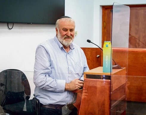 הגם אתה, מנדלבליט?